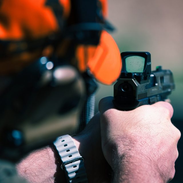 sportklatka-pistol-10339205_1920